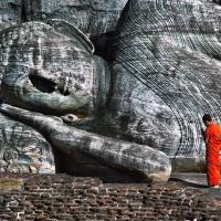 Buddha couche polonnaruwa