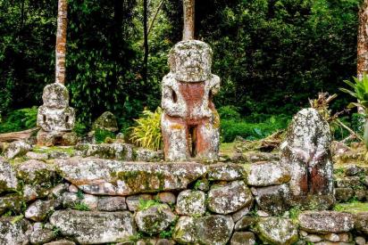 Les tikis de la baie de puamau